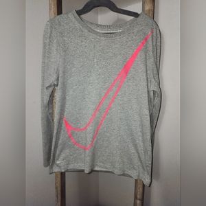Girls "The Nike Tee" Dri-fit long sleeve t-shirt by Nike